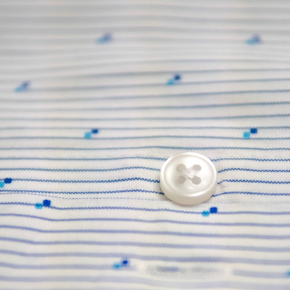 Calvin Klein dress shirt - Picture 4 of 4